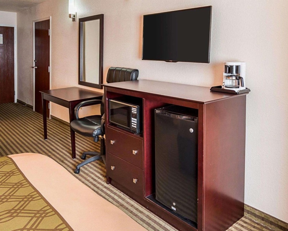 Queen Room with Two Queen Beds - Accessible/Non-Smoking 