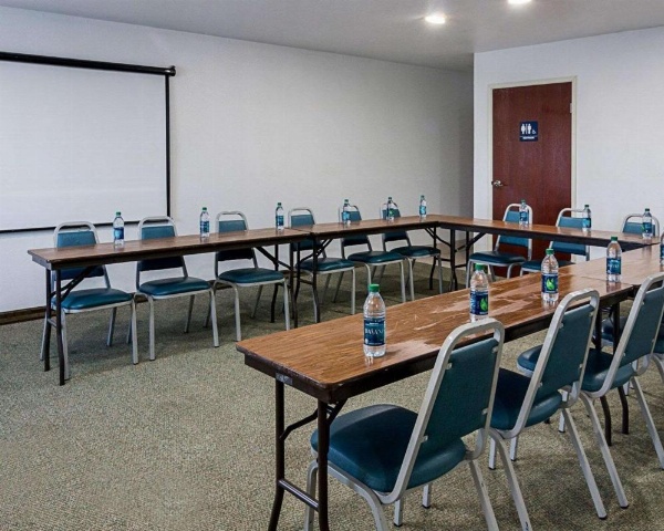 Econo Lodge Inn & Suites Natchitoches image 21